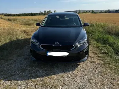 Gebraucht Kia Ceed Spirit 140 PS (102 kW) 2021 Schwarz Kleinwagen