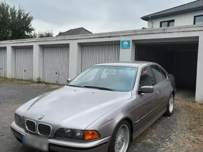 Gebraucht BMW 523 170 PS (125 kW) 1998 Silber Limousine