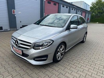 Gebraucht Mercedes B180 109 PS (80 kW) 2015 Silber Van / Kleinbus