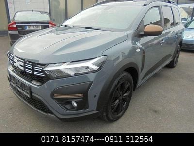 Grau Gebraucht 2024 Dacia Jogger Extreme Van / Kleinbus | 15.900 € (Guter Preis)
