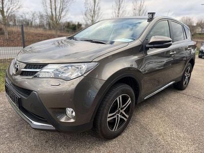 Braun Gebraucht 2015 Toyota RAV4 Executive SUV | 20.990 € (Fairer Preis)