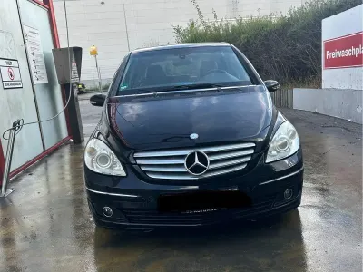 Gebraucht Mercedes B200 103 PS (75 kW) 2005 Schwarz Van / Kleinbus