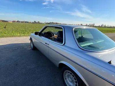Gebraucht Mercedes 230 136 PS (100 kW) 1981 Silber Coupé