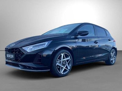 Nieuw Hyundai i20 Trend 101 PK (74 kW) 2025 Zwart Sedan
