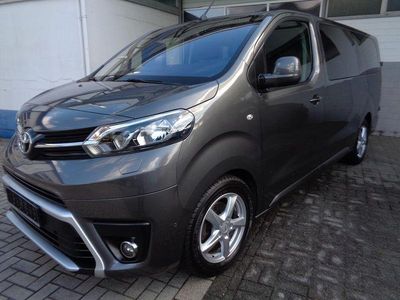 Gebraucht Toyota Proace Verso Comfort 144 PS (105 kW) 2022 Grau Kombi