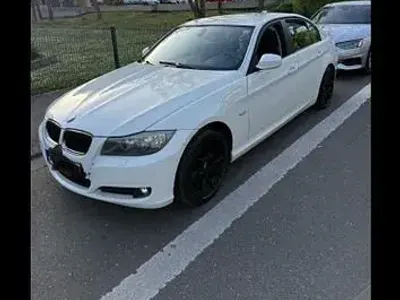 Gebraucht BMW 320 Sport Line 170 PS (125 kW) 2009 Weiß Limousine