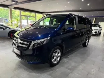 Gebraucht Mercedes V250 190 PS (139 kW) 2019 Blau Van / Kleinbus