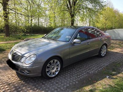 Mercedes E320