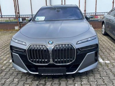 Gebraucht BMW 740 286 PS (210 kW) 2025 Frozen grey matt metallic Limousine