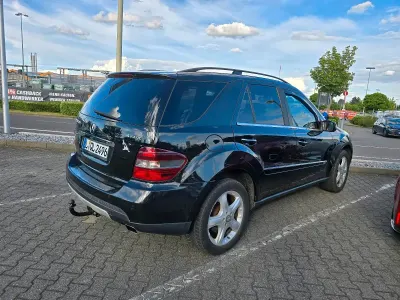 Gebraucht Mercedes ML300 190 PS (139 kW) 2007 Schwarz SUV
