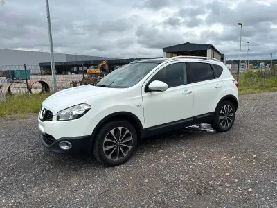 Gebraucht Nissan Qashqai 141 PS (103 kW) 2011 Weiß SUV