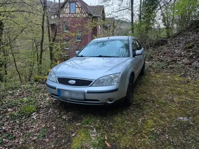 Gebraucht Ford Mondeo 110 PS (80 kW) 2001 Silber Limousine