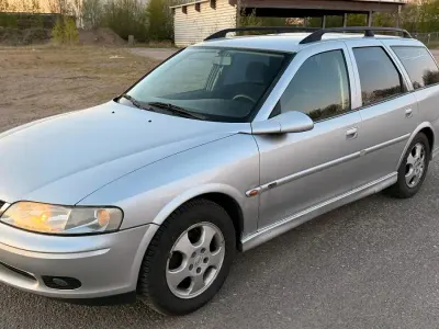 Second-hand Opel Vectra 125 CP (91 kW) 2001 Argintiu Break