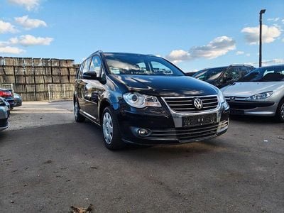 Second-hand VW Touran Trendline 105 CP (77 kW) 2009 Negru Monovolum