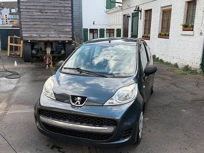 Usata Peugeot 107 68 CV (50 kW) 2010 Grigio Utilitaria