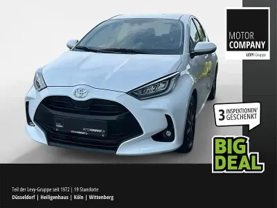 Gebraucht Toyota Yaris Team 125 PS (91 kW) 2022 Weiß Kleinwagen