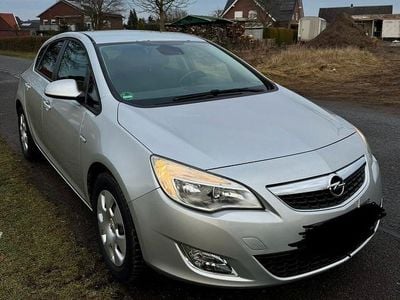 Silber Gebraucht 2011 Opel Astra Limousine | 4.500 € (Guter Preis)