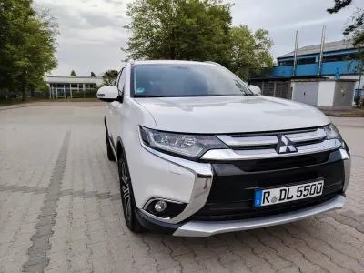 Gebraucht Mitsubishi Outlander Top 150 PS (110 kW) 2017 Weiß SUV