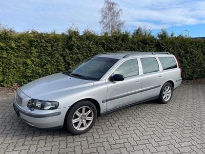 Second-hand Volvo V70 Comfort 140 CP (102 kW) 2003 Argintiu Break