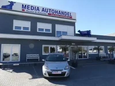 Używany Renault Clio II Dynamique 75 KM (55 kW) 2010 Srebrny Sedan/Limuzyna