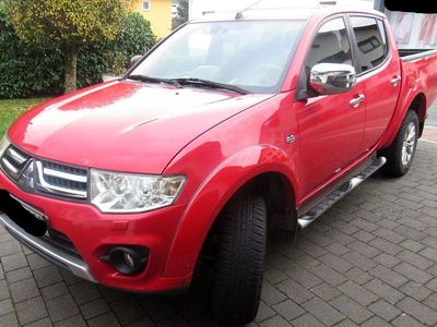 Gebraucht Mitsubishi L200 Plus 178 PS (130 kW) 2015 Rot Abholung