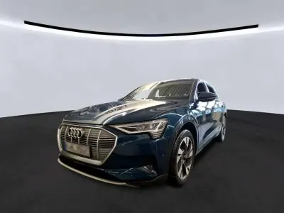 Używany Audi e-tron S-Line 230 kW (313 KM) 2022 Niebieski SUV