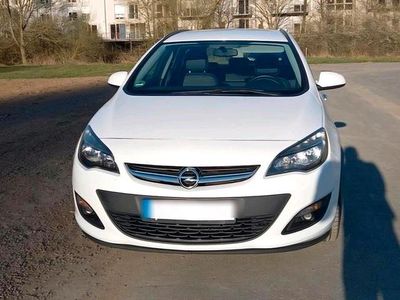 Gebraucht Opel Astra 110 PS (80 kW) 2014 Weiß Kombi