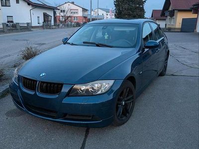 Gebraucht BMW 318 142 PS (104 kW) 2004 Blau Limousine