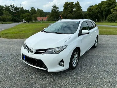 Gebraucht Toyota Auris Touring Sports Comfort 132 PS (97 kW) 2014 Weiß Kombi