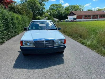 Gebraucht Mercedes 190 118 PS (86 kW) 1986 Weiß Limousine