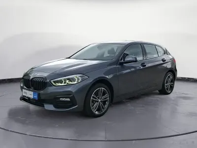 Używany BMW 120 Sport Line 190 KM (139 kW) 2021 Srebrny Hatchback