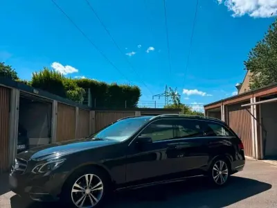 Gebraucht Mercedes E220 194 PS (142 kW) 2016 Schwarz Kombi