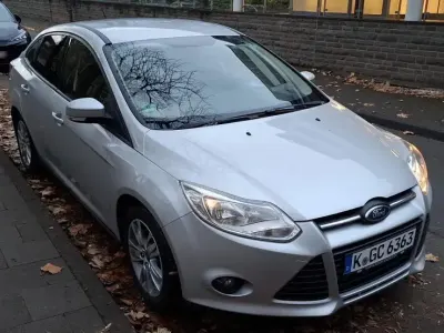 Usata Ford Focus 86 CV (63 kW) 2014 Argento Berlina