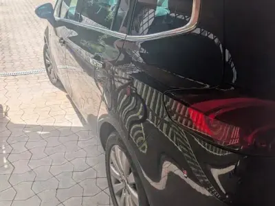 Gebraucht Opel Zafira Tourer Edition 165 PS (121 kW) 2012 Schwarz Van / Kleinbus