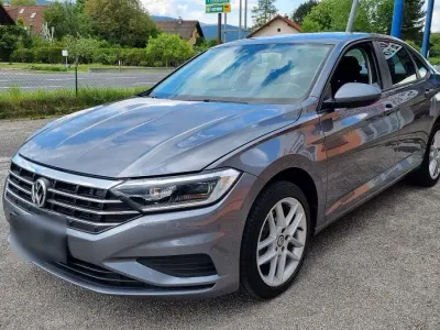 Gebraucht VW Jetta 150 PS (110 kW) 2019 Grau Limousine