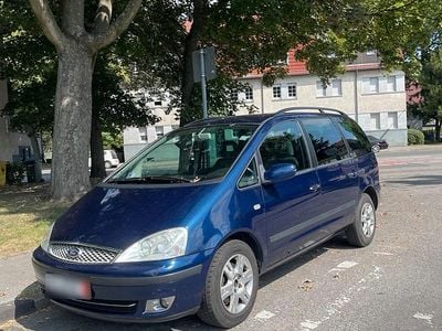 Begagnad Ford Galaxy 116 HK (85 kW) 2005 Blå Minibuss