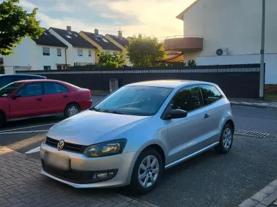 Gebraucht VW Polo 69 PS (50 kW) 2011 Silber Kleinwagen