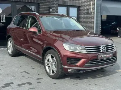 Gebraucht VW Touareg Edition 262 PS (192 kW) 2016 Rot SUV