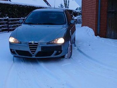 Grau Gebraucht 2005 Alfa Romeo 147 Impression Kleinwagen | 2.299 € (Fairer Preis)