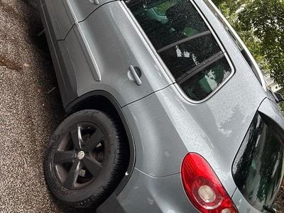 Usata VW Tiguan 140 CV (102 kW) 2007 Grigio SUV