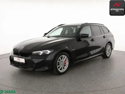 Gebraucht BMW 330e M Sport 292 PS (214 kW) 2022 Black sapphire Kombi