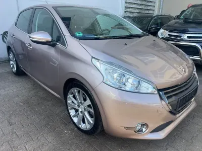 Gebraucht Peugeot 208 Allure 120 PS (88 kW) 2012 Grau Kleinwagen