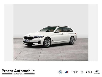 Gebraucht BMW 520 Sport Line 197 PS (144 kW) 2024 Weiß Kombi