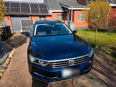 Gebraucht VW Passat 190 PS (139 kW) 2019 Blau Kombi