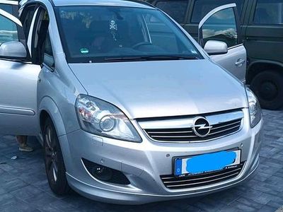 Gebraucht Opel Zafira 140 PS (102 kW) 2011 Grau Van / Kleinbus