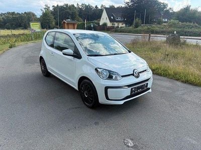 Weiß Gebraucht 2021 VW up! Basis Kleinwagen | 7.990 € (Guter Preis)