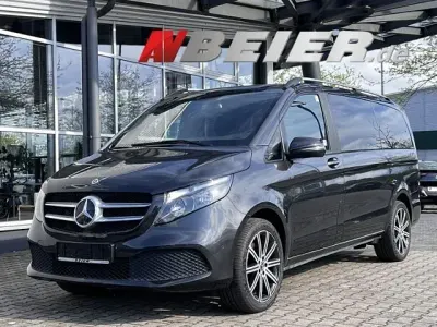 Gebraucht Mercedes V220 163 PS (119 kW) 2022 Graphitgrau Van / Kleinbus