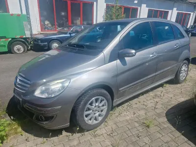 Używany Mercedes B200