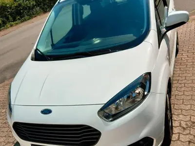 Gebraucht Ford Tourneo Courier 101 PS (74 kW) 2019 Weiß Van / Kleinbus