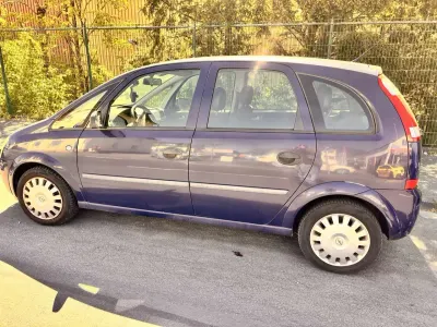 Begagnad Opel Meriva Essentia 101 HK (74 kW) 2003 Minibuss